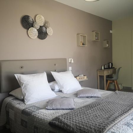 La Sarlamandre, Chambres Et Table D'Hotes Marcillac-Saint-Quentin Zewnętrze zdjęcie
