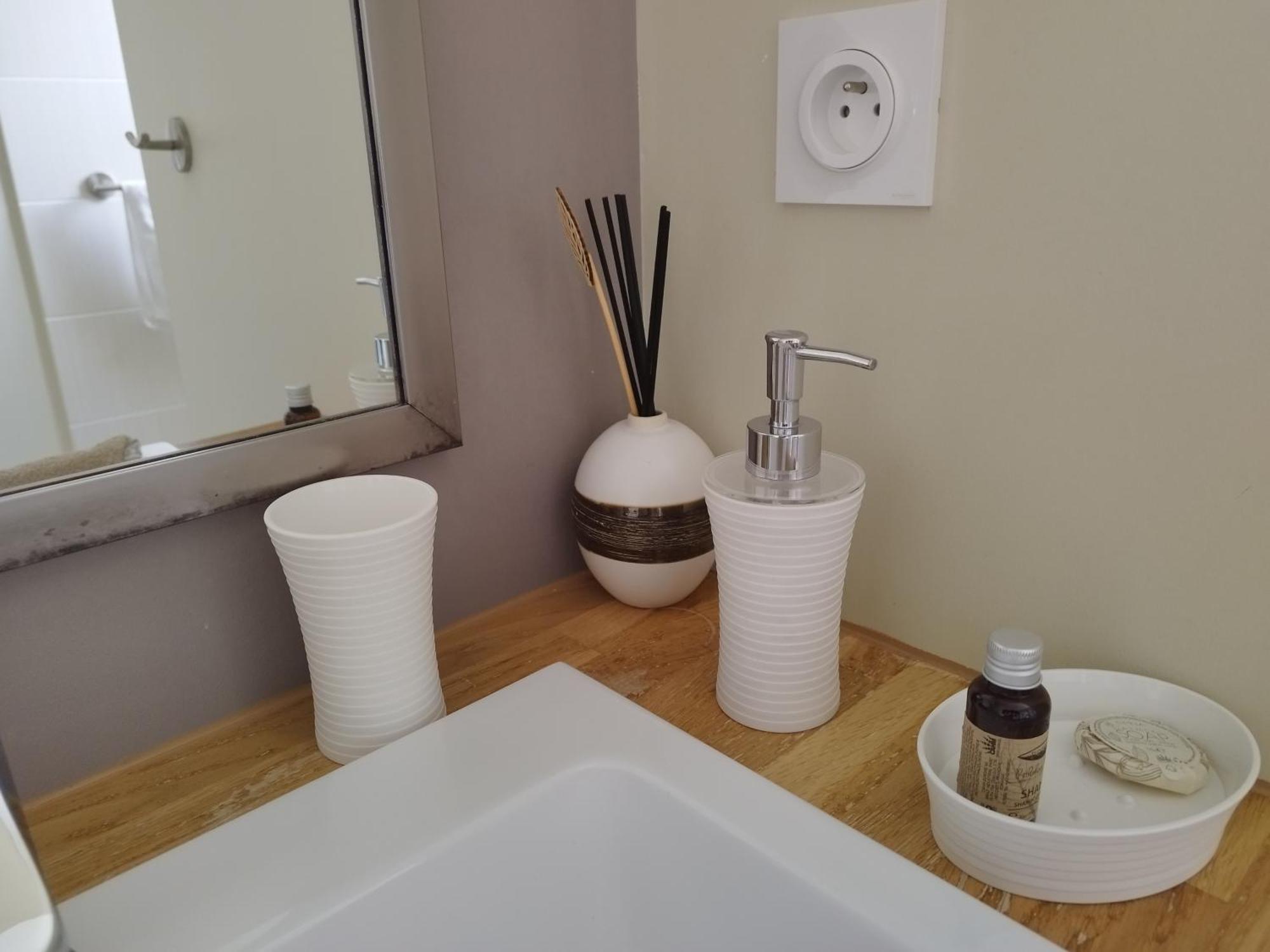 La Sarlamandre, Chambres Et Table D'Hotes Marcillac-Saint-Quentin Zewnętrze zdjęcie