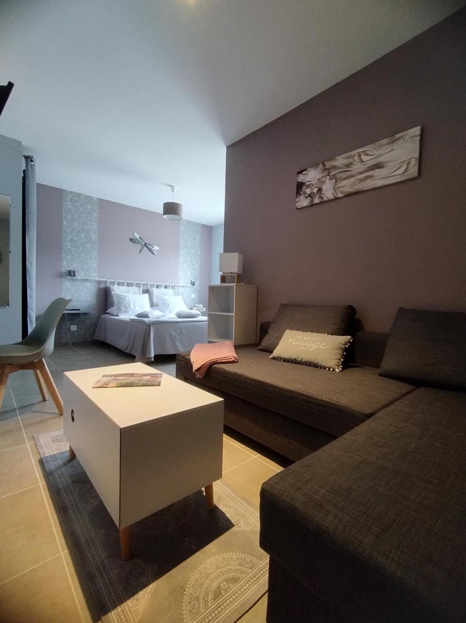 La Sarlamandre, Chambres Et Table D'Hotes Marcillac-Saint-Quentin Zewnętrze zdjęcie